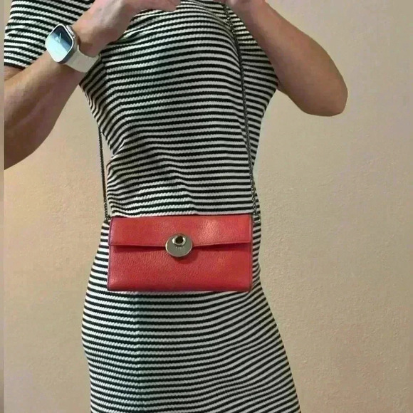 Gucci Eclipse Leather Continental Wallet with chain - Picture 14 of 14